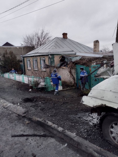 Quang cảnh một ngôi nhà bị hư hại sau cuộc tấn công quân sự của Ukraine ở vùng Belgorod, Nga, trong bức ảnh được công bố ngày 2-1 - Ảnh: REUTERS Quang cảnh một ngôi nhà bị hư hại sau cuộc tấn công quân sự của Ukraine ở vùng Belgorod, Nga, trong bức ảnh được công bố ngày 2-1 - Ảnh: REUTERS