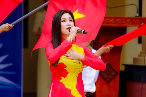 Kavie Trần tự hào khi hóa nữ chiến sĩ hải quan- Ảnh 1. Kavie Trần tự hào khi hóa nữ chiến sĩ hải quan- Ảnh 1.