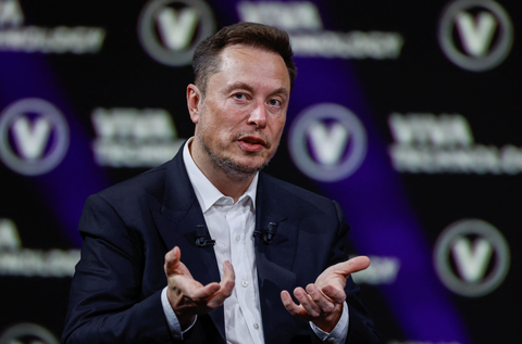 Giá trị cổ phiếu của X giảm hơn 71% sau khi Elon Musk mua lại- Ảnh 1. Tỉ phú Elon Musk - Ảnh: REUTERS
