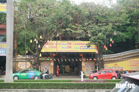 Bán đấu giá không thành công khoản nợ trăm tỉ của đại gia Huy ‘máy nổ’- Ảnh 1. Tại 404 đường Điện Biên Phủ (Đà Nẵng) là nhà hàng Không Gian Xưa nổi tiếng ở Đà Nẵng - Ảnh: ĐOÀN CƯỜNG