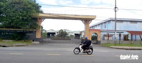 Bán đấu giá không thành công khoản nợ trăm tỉ của đại gia Huy ‘máy nổ’- Ảnh 2. Hiện trạng cơ sở của Công ty TNHH Thương mại và dịch vụ lắp máy miền Nam tại Khu công nghiệp Hòa Khánh - Ảnh: ĐOÀN CƯỜNG