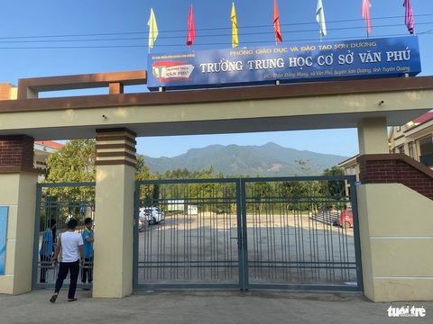 Vụ cô giáo bị học sinh nhốt, ném dép: Kỷ luật, luân chuyển hiệu trưởng, cảnh cáo cô giáo- Ảnh 2. Trường THCS Văn Phú, huyện Sơn Dương, tỉnh Tuyên Quang - nơi xảy ra sự việc học sinh nhốt, ném dép cô giáo - Ảnh: NGUYÊN BẢO