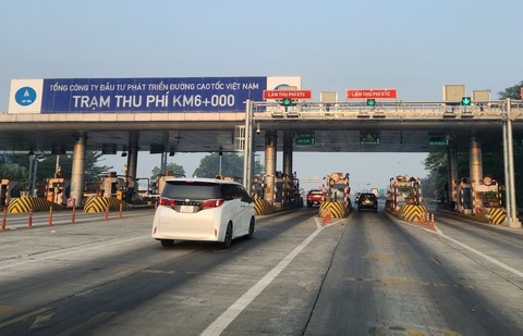 4 tuyến cao tốc nào sẽ tăng phí, giá bao nhiêu?- Ảnh 1. Trạm thu phí trên tuyến cao tốc Nội Bài - Lào Cai do VEC đầu tư, khai thác - Ảnh: TUẤN PHÙNG