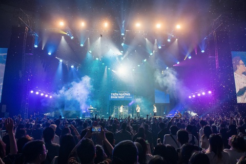 Chillies trong concert Trên những đám mây, cột mốc kỷ niệm 6 năm thành lập ban nhạc - Ảnh: NVCC Chillies trong concert Trên những đám mây, cột mốc kỷ niệm 6 năm thành lập ban nhạc - Ảnh: NVCC