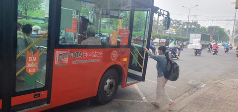 Cần Thơ mở hai tuyến xe buýt mới phục vụ người dân đi lại dịp Tết- Ảnh 1. Các tuyến xe buýt nội tỉnh tại TP Cần Thơ được sử dụng xe buýt đời mới có máy lạnh, WiFi - Ảnh: LÊ DÂN