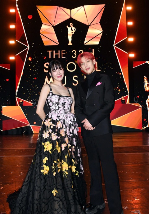 BamBam (phải) và Tiffany là MC của Seoul Music Award 2024 - Ảnh: Sport Seoul. BamBam (phải) và Tiffany là MC của Seoul Music Awards 2024 - Ảnh: Sport Seoul.