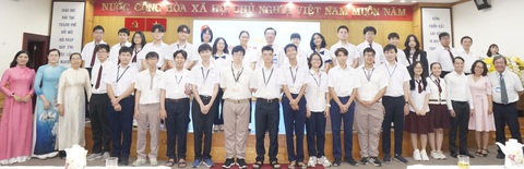 Thi học sinh giỏi quốc gia 2024: Số học sinh đoạt giải sẽ nhiều hơn năm trước- Ảnh 1. Đội tuyển học sinh TP.HCM dự thi học sinh giỏi quốc gia 2024 môn tiếng Anh. Năm trước, TP.HCM có học sinh đoạt thủ khoa kỳ thi học sinh giỏi quốc gia môn tiếng Anh - Ảnh: P.Q.T.