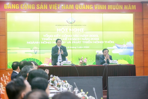Đề nghị sớm triển khai dự án Cái Lớn giai đoạn 2 để mở rộng sản xuất lúa tôm- Ảnh 3. Thủ tướng Phạm Minh Chính cùng Bộ trưởng Lê Minh Hoan chủ trì hội nghị - Ảnh: C.TUỆ