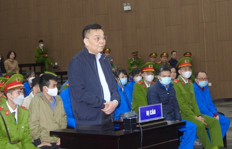 Lãnh đạo Việt Á luôn có rất nhiều USD để chi theo yêu cầu của Phan Quốc Việt- Ảnh 1. Bị cáo Chu Ngọc Anh trả lời thẩm vấn - Ảnh: NAM ANH