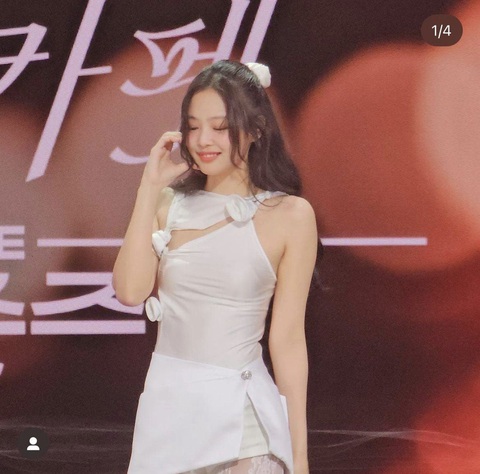 Hình ảnh Jennie trong show Lee Hyori khiến netizen say đắm- Ảnh 1. Hình ảnh Jennie trong show Lee Hyori khiến netizen say đắm- Ảnh 1.
