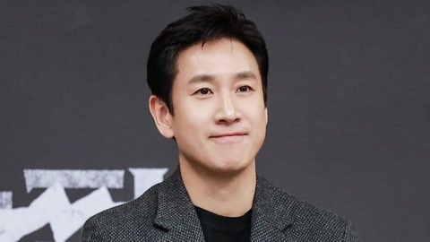 Lee Sun Kyun đã qua đời đầy bi thảm, công ty quản lý đang nỗ lực để những thông tin sai lệch về anh bị xóa khỏi internet - Ảnh: CNN Lee Sun Kyun đã qua đời đầy bi thảm, công ty quản lý đang nỗ lực để những thông tin sai lệch về anh bị xóa khỏi Internet - Ảnh: CNN