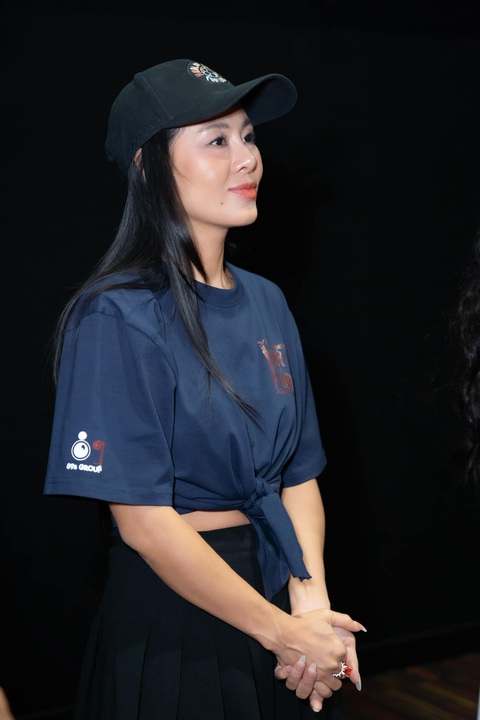 Nam Thư xin lỗi vì ôm thân thiết đồng nghiệp nam có gia đình- Ảnh 3. Nam Thư tích cực tham gia hoạt động quảng bá phim điện ảnh Quỷ cẩu