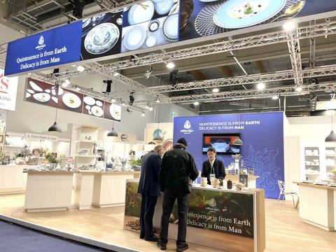 Minh Long tham gia hội chợ quốc tế Ambiente Frankfurt 2024- Ảnh 2. Sản phẩm gốm sứ Minh Long tại hội chợ thương mại quốc tế Ambiente Frankfurt 2024 - Ảnh: Đ.H