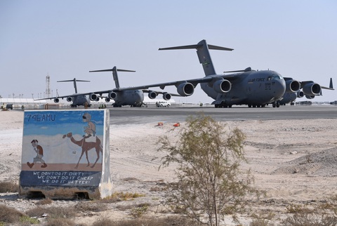 Máy bay vận tải C-17 Globemaster của Không quân Mỹ tại Căn cứ Al-Udeid - Ảnh: AFP Máy bay vận tải C-17 Globemaster của không quân Mỹ tại căn cứ Al-Udeid - Ảnh: AFP