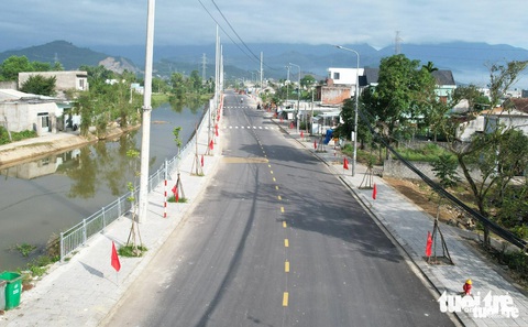 Hình hài những con đường giao thông huyết mạch phía Tây Đà Nẵng vừa được khánh thành- Ảnh 3. Tuyến đường ĐT 601 - Ảnh: MẠNH TÙNG