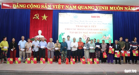 Trao 450 phần quà đến 3 bệnh viện và 2 quận ở Đà Nẵng- Ảnh 4. Chương trình thiện nguyện do Hội Golf Đà Nẵng phối hợp với chi đoàn Văn phòng Trung Trung Bộ báo Tuổi Trẻ sẽ trao 450 phần quà đến bệnh nhân và người có hoàn cảnh khó khăn ở Đà Nẵng - Ảnh: THANH NGUYÊN