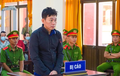 Chủ tàu cá Trần Văn Luyến tại tòa hôm 29-1 - Ảnh: CHÍ CÔNG Chủ tàu cá Trần Văn Luyến tại tòa hôm 29-1 - Ảnh: CHÍ CÔNG