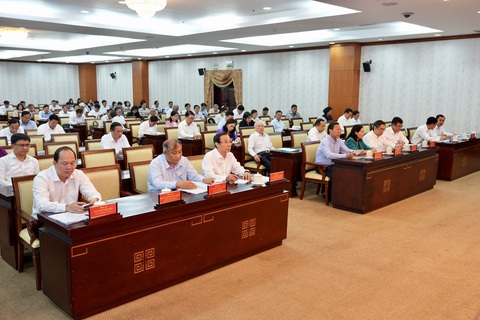 Bí thư Thành ủy Nguyễn Văn Nên: Cán bộ đừng để hối tiếc vì vi phạm do động cơ cá nhân- Ảnh 2. Toàn cảnh hội nghị - Ảnh: HỮU HẠNH