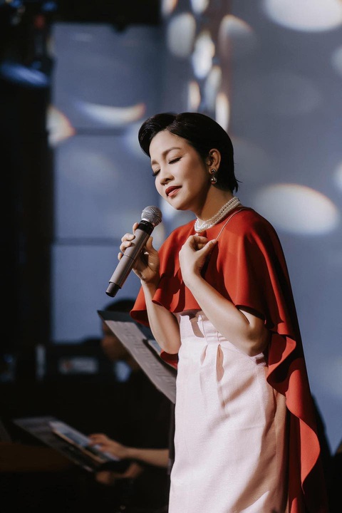 Mỹ Linh ngày càng được khán giả yêu mến nhờ ứng xử tích cực ở game show Chị đẹp