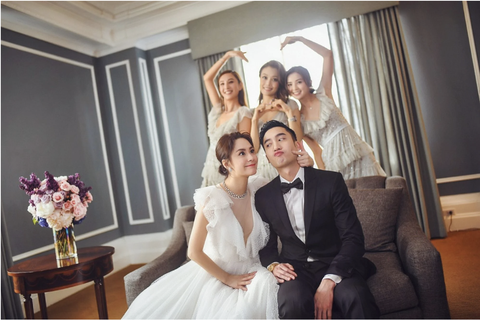 Ngỡ rằng sau scandal ảnh nóng với Trần Quán Hy, Chung Hân Đồng tìm được hạnh phúc với bác sĩ Lại Hoằng Quốc, nhưng cuối cùng cuộc hôn nhân cũng tan vỡ Ngỡ rằng sau scandal ảnh nóng với Trần Quán Hy, Chung Hân Đồng tìm được hạnh phúc với bác sĩ Lại Hoằng Quốc, nhưng cuối cùng cuộc hôn nhân cũng tan vỡ
