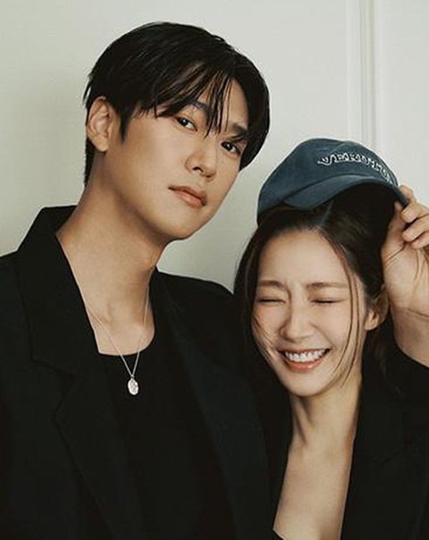 Park Min Young khen ngợi bạn diễn kém 8 tuổi trong Marry my husband- Ảnh 2. Chênh lệch tuổi tác nhưng Park Min Young vẫn xứng đôi với đàn em