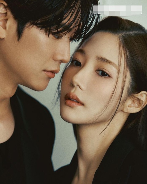 Park Min Young khen ngợi bạn diễn kém 8 tuổi trong Marry my husband- Ảnh 3. Park Min Young khen ngợi bạn diễn kém 8 tuổi trong Marry my husband- Ảnh 3.