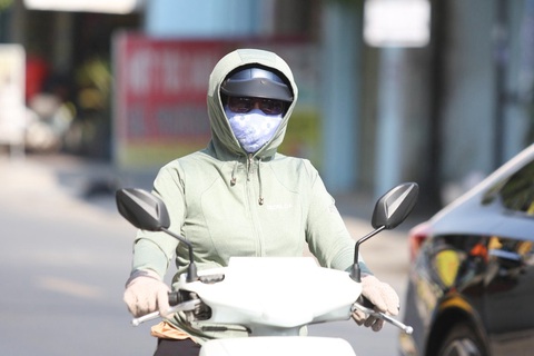 Thời tiết hôm nay 2-3: Nam Bộ thêm nóng bức, Bắc Bộ mưa rét- Ảnh 1. Hôm nay 2-3, thời tiết Nam Bộ thêm oi bức - Ảnh: PHƯƠNG QUYÊN