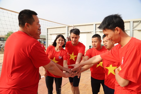 Độc đáo nhánh cây rừng châu Phi trang trí thành mai, đào ngày Tết- Ảnh 3. Đón Tết xa quê nhưng những người lính "mũ nồi xanh" Việt Nam vẫn cảm nhận được không khí Tết vui tươi, đầm ấm - Ảnh: Đội Công binh Việt Nam