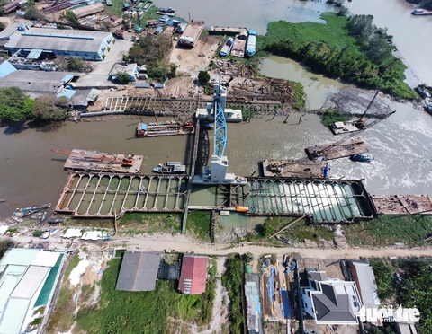 Không đóng cống ngăn mặn trong dịp Tết Nguyên đán 2024- Ảnh 1. Cống âu Nguyễn Tấn Thành hiện đã thực hiện được khoảng 72% khối lượng công việc và vượt tiến độ đề ra.