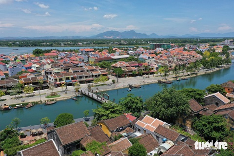 Quảng Nam tung chương trình kích cầu du lịch lớn nhất năm từ tháng 3-2024- Ảnh 1. Phố cổ Hội An của Quảng Nam là địa chỉ du lịch có sức hút rất lớn đối với du khách trong và ngoài nước - Ảnh: TẤN LỰC