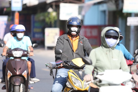 Thời tiết hôm nay 1-2: Nam Bộ nắng nóng, Bắc Bộ mưa nhỏ, sương mù- Ảnh 1. Hôm nay thời tiết Nam Bộ nắng nóng, nhiệt độ cao nhất ở mức 34 - 35 độ C - Ảnh: PHƯƠNG QUYÊN