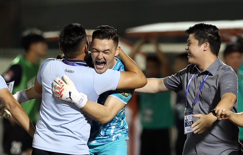 Patrik Lê Giang: Slovakia vẫn có cơ hội đi tiếp- Ảnh 1. Patrik Lê Giang ăn mừng trong màu áo CLB TP.HCM ở V-League 2023-2024 - Ảnh: N.K