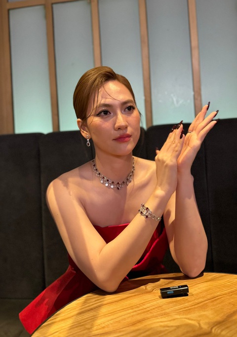 Phương Anh Đào nói về tin đồn 'phim giả tình thật' với Tuấn Trần- Ảnh 2. Phương Anh Đào nói về mối quan hệ với Tuấn Trần sau khi phim Mai đóng máy