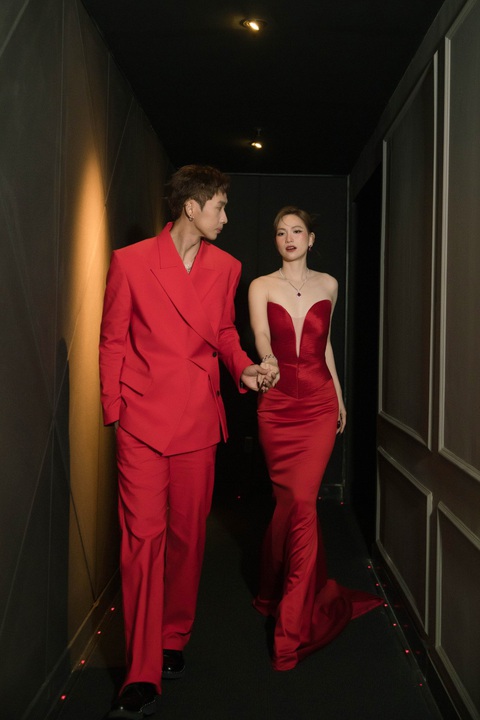 Phương Anh Đào nói về tin đồn 'phim giả tình thật' với Tuấn Trần- Ảnh 4. Ngoài đời, cả hai được khen ngợi là cặp đôi tài sắc
