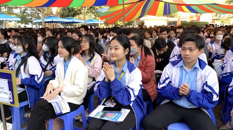 Trường đại học Sư phạm kỹ thuật TP.HCM thưởng tiền thí sinh trúng tuyển từ 26 điểm- Ảnh 1. Học sinh tham dự chương trình tư vấn tuyển sinh hướng nghiệp 2024 do báo Tuổi Trẻ phối hợp các đơn vị tổ chức - Ảnh: TRẦN HUỲNH