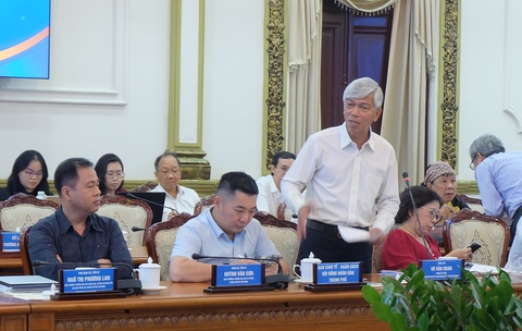 Cần làm rõ TP.HCM cần bao nhiêu thành phố trong thành phố- Ảnh 1. Phó chủ tịch UBND TP.HCM Võ Văn Hoan phát biểu kết luận hội thảo - Ảnh: TIẾN LONG