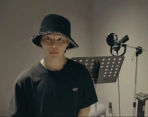 Nhập ngũ, Jimin BTS vẫn đứng đầu bảng xếp hạng Billboard- Ảnh 1. Jimin trong MV Closer Than This - Ảnh: Big Hit Entertainment