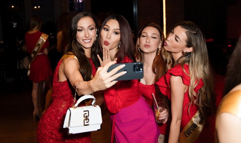 Siêu mẫu Hà Anh 'vác bụng bầu' đón 80 thí sinh Miss Global đến Việt Nam- Ảnh 3. Nữ siêu mẫu tự tin với lịch trình làm việc dày đặc dù đang trong thai kỳ