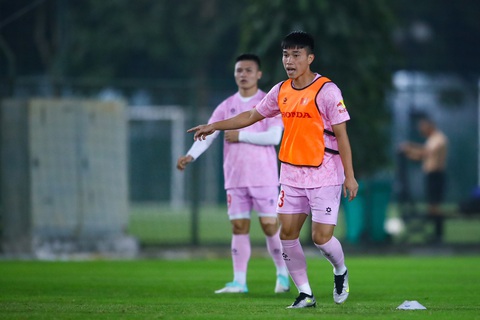 Tiền vệ Lê Văn Đô trong buổi tập cùng đội tuyển Việt Nam tối 3-1 - Ảnh: MINH ĐỨC Tiền vệ Lê Văn Đô trong buổi tập cùng đội tuyển Việt Nam tối 3-1 - Ảnh: MINH ĐỨC