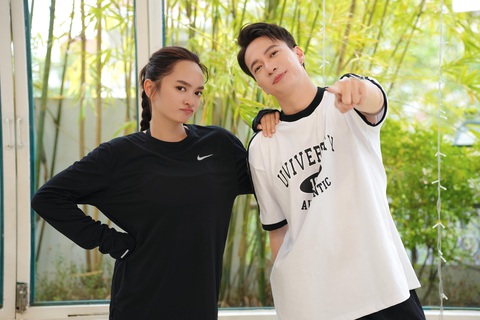Kaity Nguyễn và những cú sốc khi kết hợp S.T Sơn Thạch- Ảnh 1. Kaity Nguyễn sững sờ khi biết được thử thách mà đàn anh rủ rê mình cùng vượt qua trong 7 ngày.