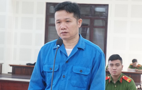 Kiếm triệu bạc tiền công chở ma túy thuê, lãnh án 17 năm tù- Ảnh 1. Bị cáo Nha tại phiên tòa - Ảnh: Đ.C.