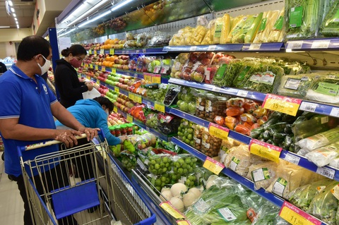 Động lực nào để kinh tế Việt Nam tăng trưởng năm 2024?- Ảnh 2. Nhiều chuyên gia đề xuất nên kéo dài giảm thuế VAT để kích cầu, hỗ trợ các doanh nghiệp sản xuất - Ảnh : T.T.D