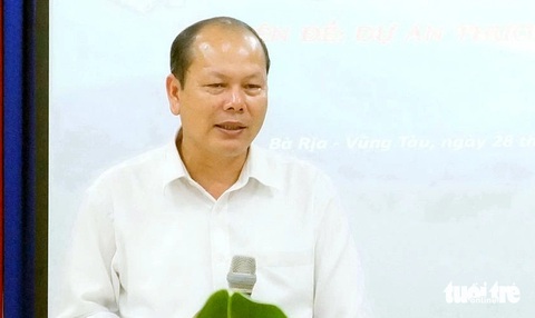 Nguyên giám đốc Sở Tài nguyên và Môi trường tỉnh Bà Rịa - Vũng Tàu có được phục chức?- Ảnh 1. Ông Nguyễn Văn Hải phát biểu tại một hội nghị năm 2023 khi còn đương chức giám đốc Sở Tài nguyên và Môi trường tỉnh Bà Rịa - Vũng Tàu - Ảnh: ĐÔNG HÀ