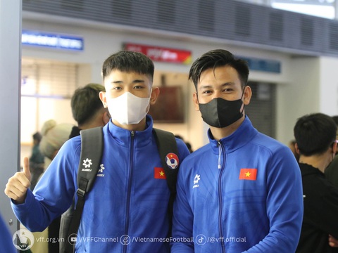 Đội tuyển Việt Nam lên đường sang Qatar dự Asian Cup 2023- Ảnh 8. Tiền đạo trẻ Nguyễn Đình Bắc (trái) và hậu vệ đa năng Hồ Tấn Tài được kỳ vọng sẽ tỏa sáng khi đang có phong độ cao tại giải quốc nội - Ảnh: VFF