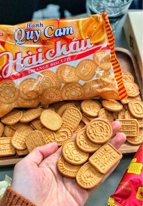 Bánh quy Hải Châu, một bầu trời tuổi thơ- Ảnh 1. Bánh quy Hải Châu gắn bó với tuổi thơ nhiều người tiêu dùng