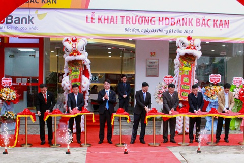 HDBank chung tay cùng Bắc Kạn phát triển kinh tế nông lâm nghiệp- Ảnh 1. Ngày 5-1, HDBank chính thức khai trương HDBank Bắc Kạn - Ảnh: HDBank