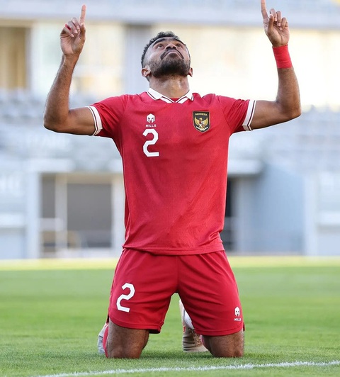 Indonesia lại thua Libya trước thềm Asian Cup- Ảnh 1. Bàn mở tỉ số sớm của Yakob Sayuri không thể giúp Indonesia thoát thua trước Libya - Ảnh: BOLA