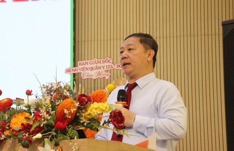 Ngành y tế TP.HCM đã hồi phục như trước đại dịch- Ảnh 2. Phó chủ tịch UBND TP.HCM Dương Anh Đức biểu dương và chúc mừng những thành quả ngành y tế TP đã đạt được năm 2023 - Ảnh: XUÂN MAI