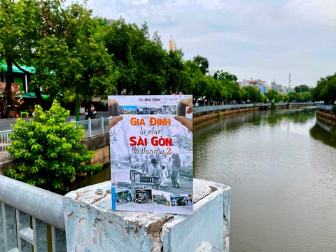 Tin tức xem nghe: Đôi tình nhân sân khấu Kim Tử Long, Ngọc Huyền tái ngộ- Ảnh 5. Sách "Gia Định là nhớ - Sài Gòn là thương" 2 - Ảnh: FBNV