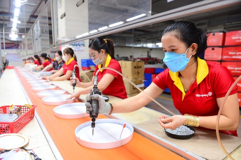 Động lực nào để kinh tế Việt Nam tăng trưởng năm 2024?- Ảnh 1. Thúc đẩy đầu tư vào các ngành công nghệ cao, ứng dụng chuyển đổi số để tạo giá trị gia tăng và động lực tăng trưởng - Ảnh: Q.ĐỊNH